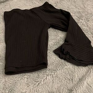 Forever 21 Crop top with Bell‎ sleeves. Size Medium